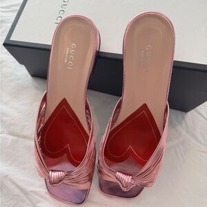 Gucci Crawford knot slides - nwt perfect condition